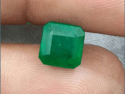 2.72ct Deep Zambian Emerald certified by GSI - SMSGEMS 