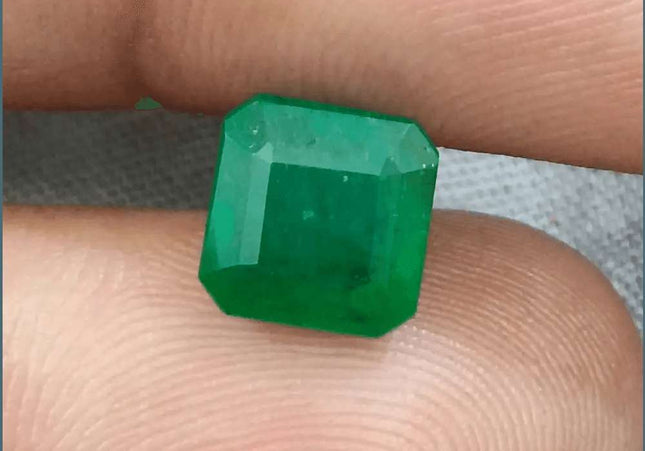 2.72ct Deep Zambian Emerald certified by GSI - SMSGEMS 