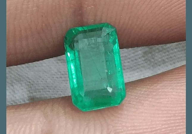 2.74ct Intense Green Emerald GSI Certified - SMSGEMS 