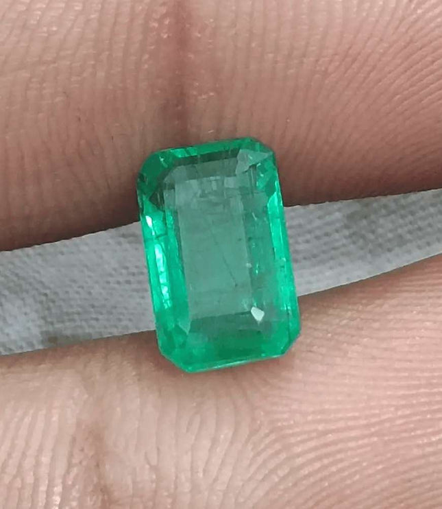 2.74ct Intense Green Emerald GSI Certified - SMSGEMS 