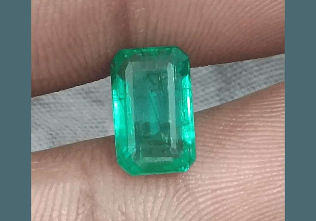 2.74ct Intense Green Emerald GSI Certified - SMSGEMS 