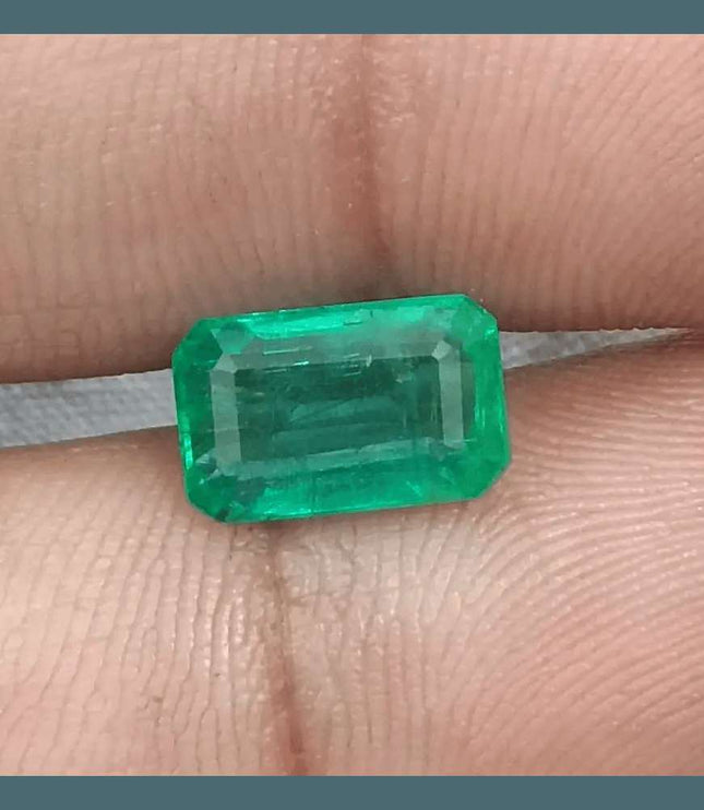 2.74ct Intense Green Emerald GSI Certified - SMSGEMS 