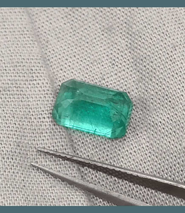 2.74ct Intense Green Emerald GSI Certified - SMSGEMS 