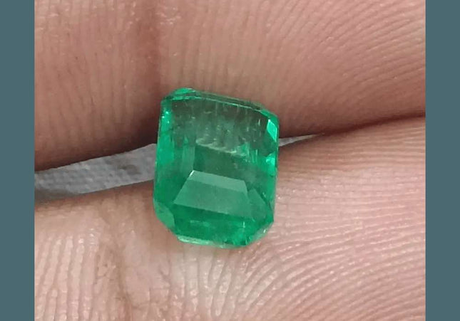 2.74ct Intense Green Emerald GSI Certified - SMSGEMS 
