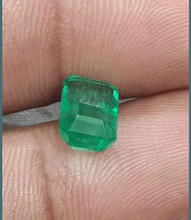 2.74ct Intense Green Emerald GSI Certified - SMSGEMS 