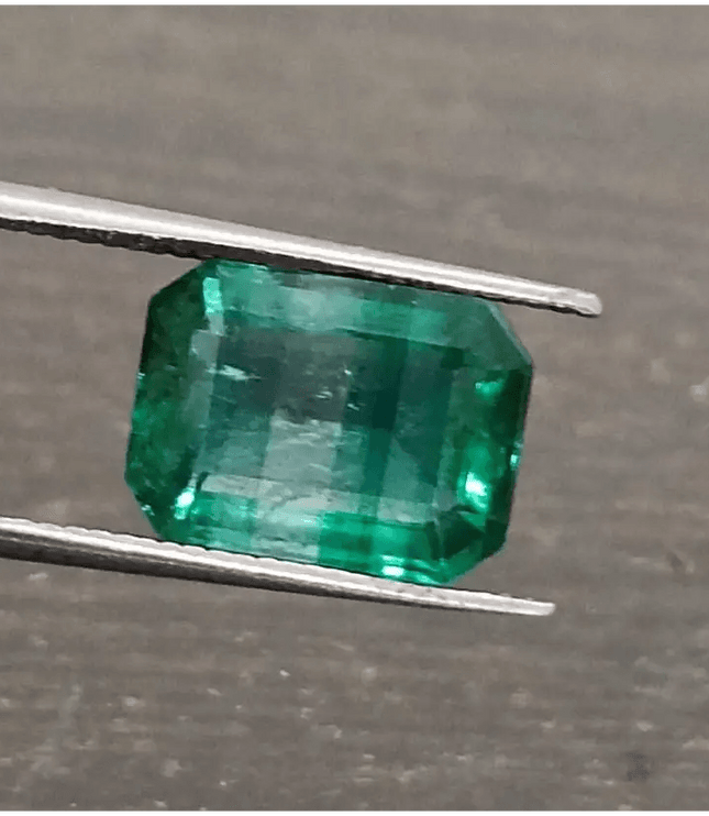 GSI Certified 2.78ct Vibrant Green (color Zoned) Emerald, 100% Natural Earth Mined Gemstone. - SMSGEMS 