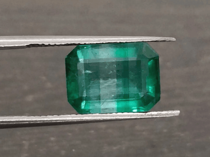 GSI Certified 2.78ct Vibrant Green (color Zoned) Emerald, 100% Natural Earth Mined Gemstone. - SMSGEMS 