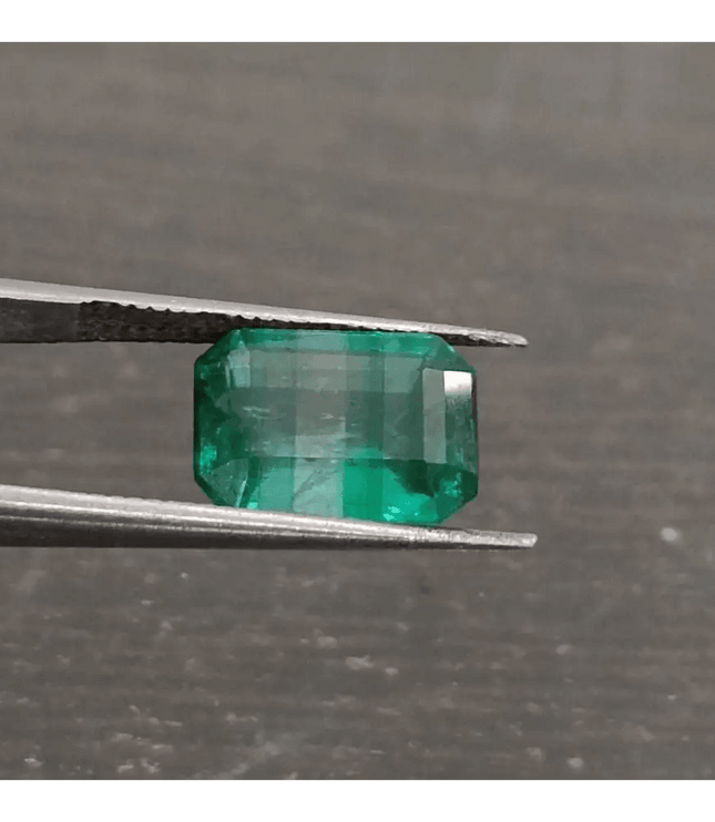 GSI Certified 2.78ct Vibrant Green (color Zoned) Emerald, 100% Natural Earth Mined Gemstone. - SMSGEMS 