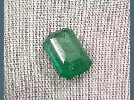 GSI Certified 2.96ct Deep Leaf Green Emerald, 100% Natural Gemstones - SMSGEMS 