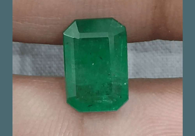 GSI Certified 2.96ct Deep Leaf Green Emerald, 100% Natural Gemstones - SMSGEMS 