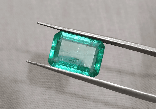 GSI Certified 3.05ct Zambian Emerald, 100% Natural Gemstone - SMSGEMS 