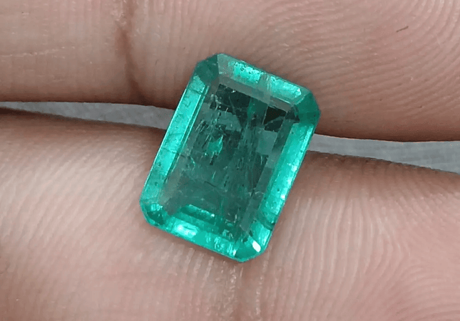 GSI Certified 3.05ct Zambian Emerald, 100% Natural Gemstone - SMSGEMS 