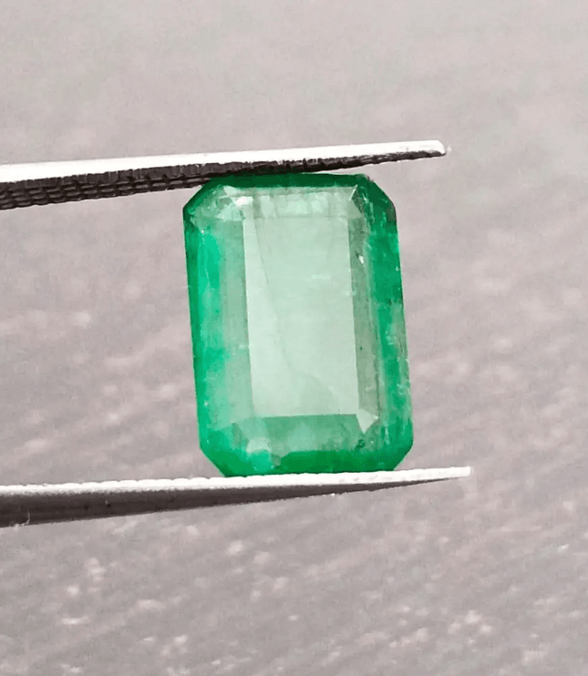 GSI Certified 3.10ct Velvet Green Emerald, 100% Natural Gemstone - SMSGEMS 