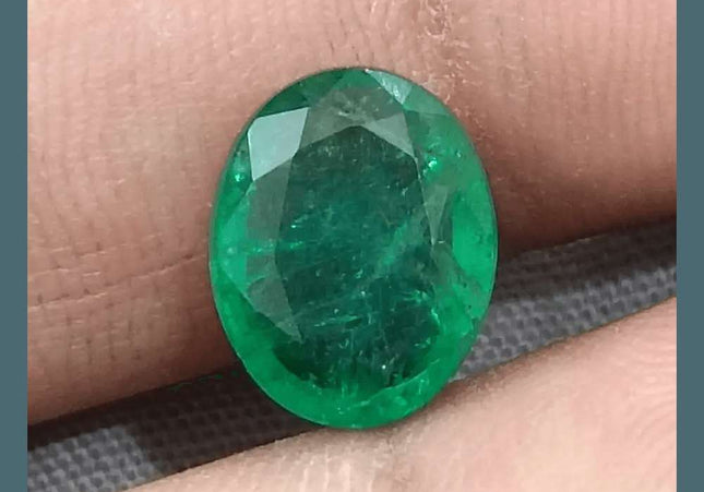 3.19ct Medium Deep Vivid Green Emerald - SMSGEMS 