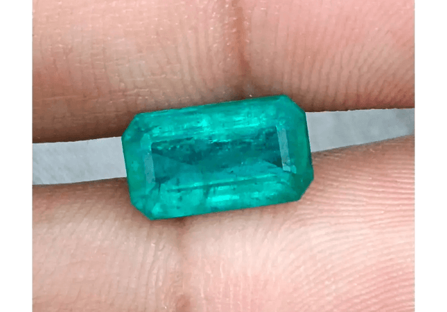 GSI Certified 3.24ct Zambian Emerald , 100% Natural Earth Mined Gemstone. - SMSGEMS 