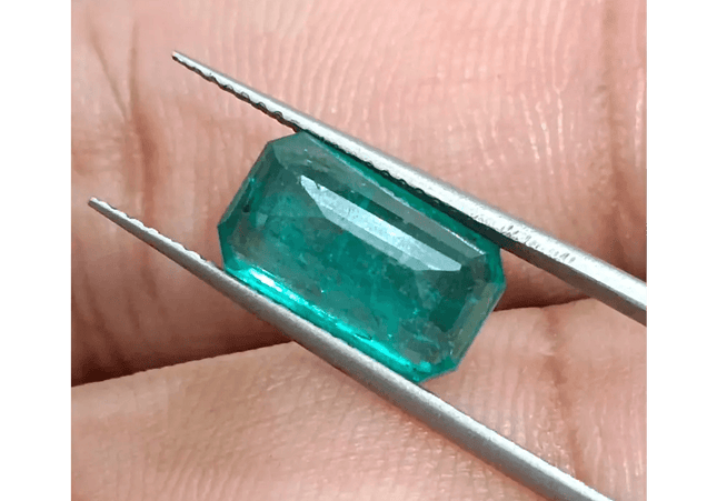 GSI Certified 3.24ct Zambian Emerald , 100% Natural Earth Mined Gemstone. - SMSGEMS 