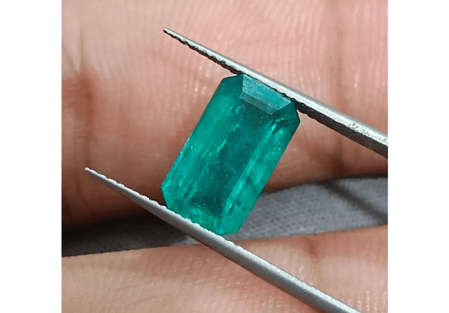 GSI Certified 3.24ct Zambian Emerald , 100% Natural Earth Mined Gemstone. - SMSGEMS 