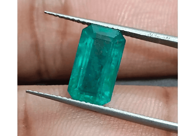 GSI Certified 3.24ct Zambian Emerald , 100% Natural Earth Mined Gemstone. - SMSGEMS 