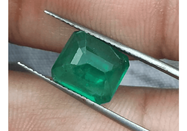 GSI Certified 3.50ct Deep Green Swat Emerala, Natural Gemstone - SMSGEMS 