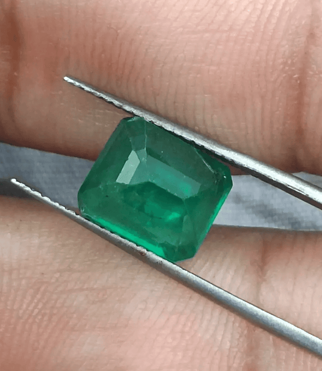 GSI Certified 3.50ct Deep Green Swat Emerala, Natural Gemstone - SMSGEMS 