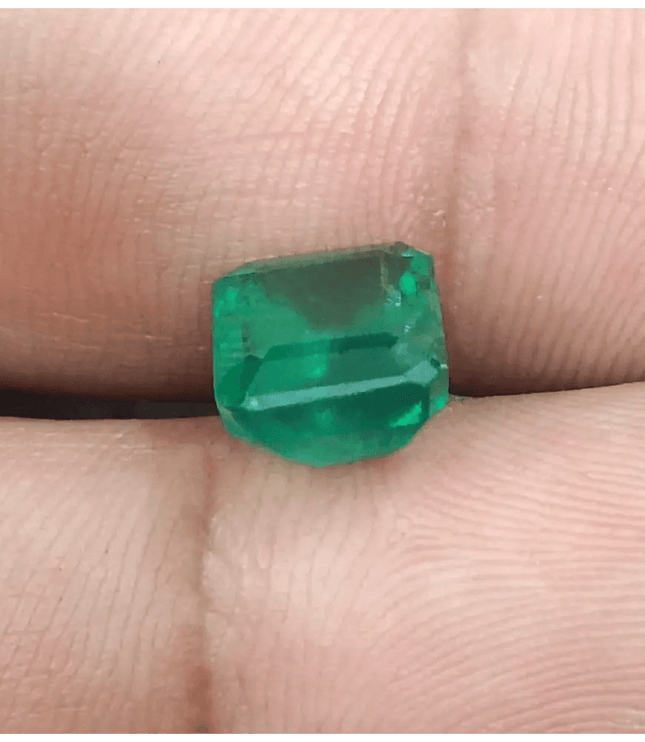 GSI Certified 3.50ct Deep Green Swat Emerala, Natural Gemstone - SMSGEMS 