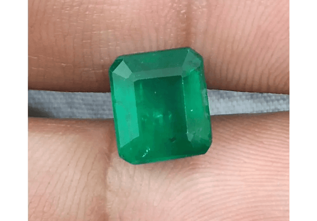GSI Certified 3.50ct Deep Green Swat Emerala, Natural Gemstone - SMSGEMS 