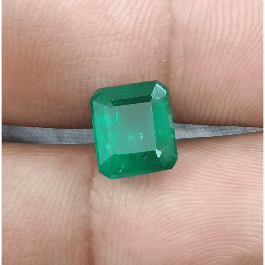GSI Certified 3.50ct Deep Green Swat Emerala, Natural Gemstone - SMSGEMS 