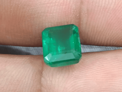 GSI Certified 3.50ct Deep Green Swat Emerala, Natural Gemstone - SMSGEMS 
