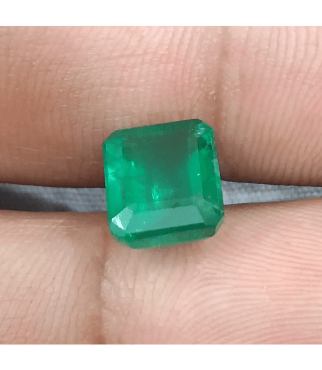 GSI Certified 3.50ct Deep Green Swat Emerala, Natural Gemstone - SMSGEMS 