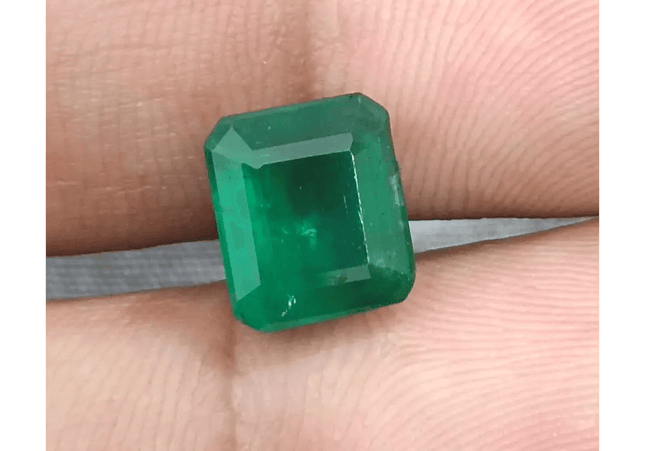 GSI Certified 3.50ct Deep Green Swat Emerala, Natural Gemstone - SMSGEMS 