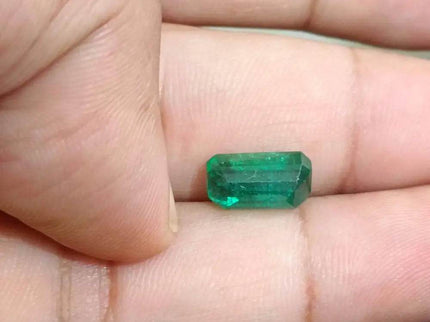 GSI Certified 3.60ct Medium Vivid Green Swat Emerald , 100% Natural Earth Mined Gem. - SMSGEMS 