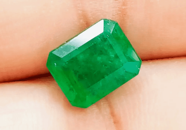 GSI Certified 3.67ct Medium Deep Green Zambian Emerald , Natural Earth Mined Gemstone. - SMSGEMS 