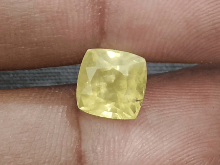 GSI Certified 3.85ct Vivid Yellow Sapphire, Natural Untreated Gemstone. - SMSGEMS 