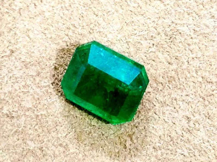 GSI Certified 3.87ct Deep Velvet Green Swat Emerald , Natural Earth Mined Gemstone - SMSGEMS 