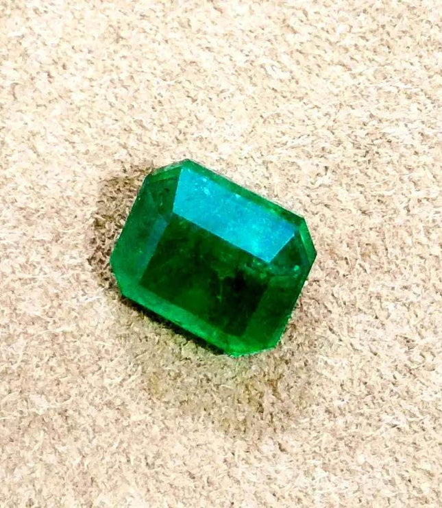 GSI Certified 3.87ct Deep Velvet Green Swat Emerald , Natural Earth Mined Gemstone - SMSGEMS 