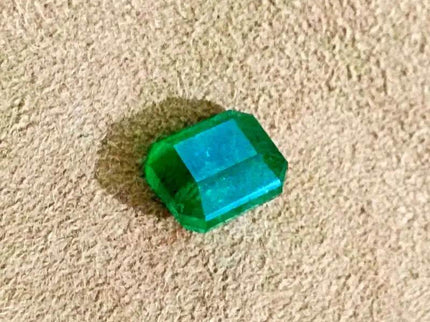 GSI Certified 3.87ct Deep Velvet Green Swat Emerald , Natural Earth Mined Gemstone - SMSGEMS 