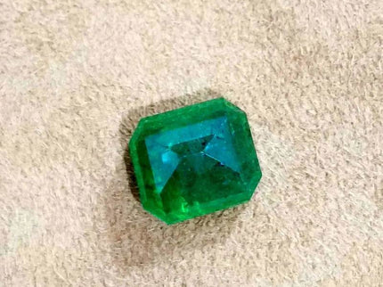 GSI Certified 3.87ct Deep Velvet Green Swat Emerald , Natural Earth Mined Gemstone - SMSGEMS 
