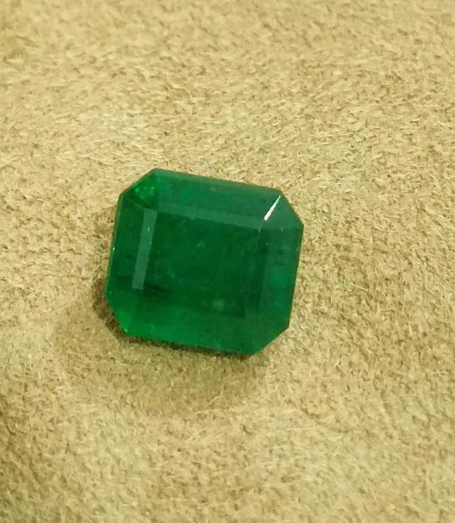 GSI Certified 3.87ct Deep Velvet Green Swat Emerald , Natural Earth Mined Gemstone - SMSGEMS 