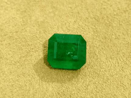 GSI Certified 3.87ct Deep Velvet Green Swat Emerald , Natural Earth Mined Gemstone - SMSGEMS 