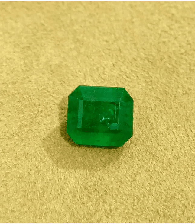 GSI Certified 3.87ct Deep Velvet Green Swat Emerald , Natural Earth Mined Gemstone - SMSGEMS 