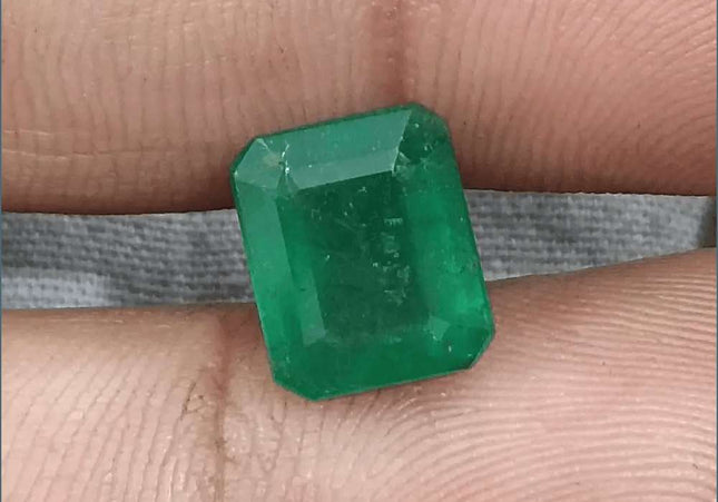 GSI Certified 4.17ct Velvet Green Emerald Natural Earth Mined Gemstone - SMSGEMS 