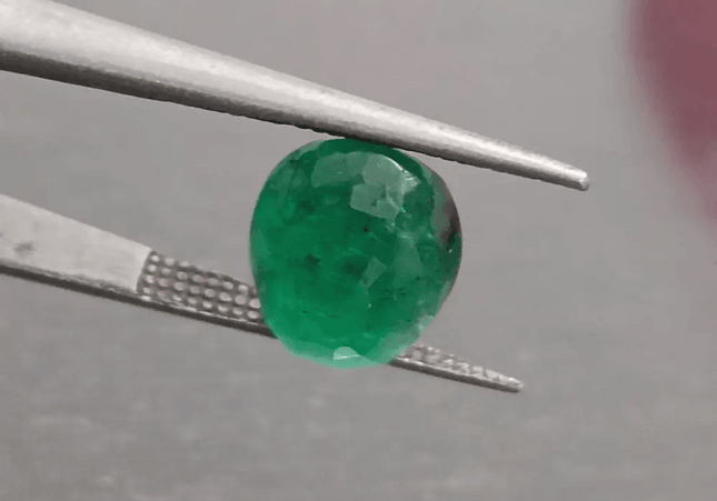 GSI Certified 4.18ct Deep Green Swat Emerald, 100% Natural Gemstone - SMSGEMS 