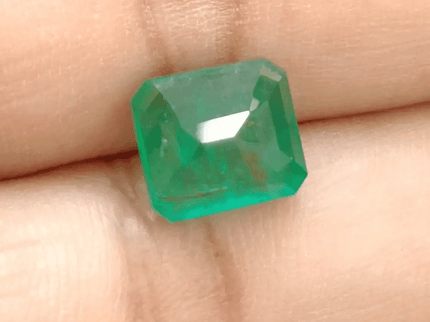 GSI Certified 4.30ct Velvet Green Colombian Emerald , Natural Earth Mined Gemstone - SMSGEMS 
