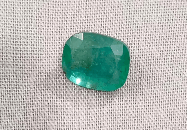 GSI Certified 4.74ct Zambian Emerald , 100% Natural Earth Mined Gemstone - SMSGEMS 