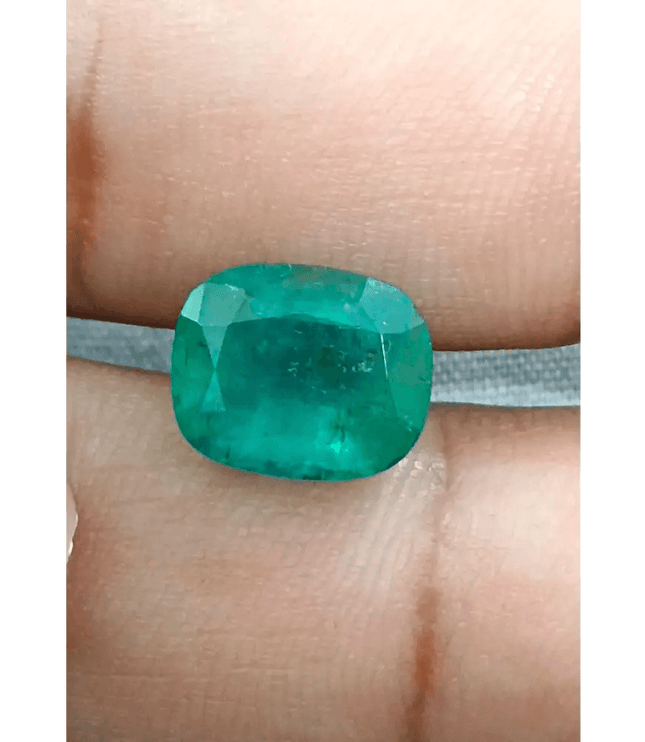 GSI Certified 4.74ct Zambian Emerald , 100% Natural Earth Mined Gemstone - SMSGEMS 