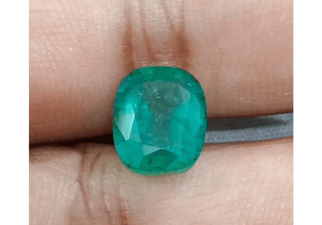 GSI Certified 4.74ct Zambian Emerald , 100% Natural Earth Mined Gemstone - SMSGEMS 