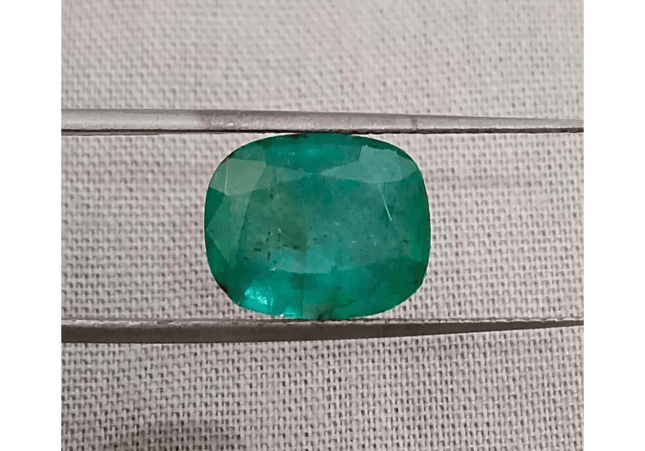 GSI Certified 4.74ct Zambian Emerald , 100% Natural Earth Mined Gemstone - SMSGEMS 