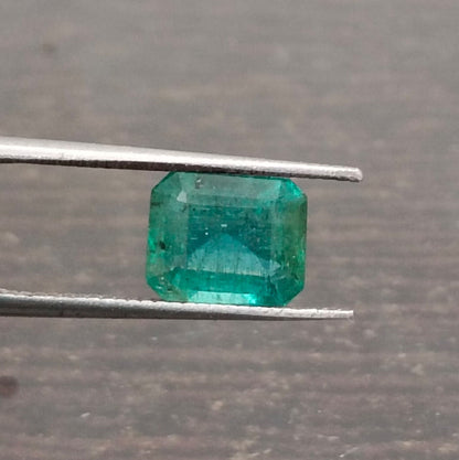 1.57ct Zambian Emerald, 100% Natural Gem