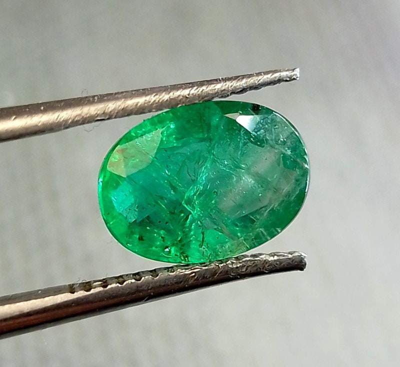 2.35ct Vivid Green Emerald, 100% Natural Emerald