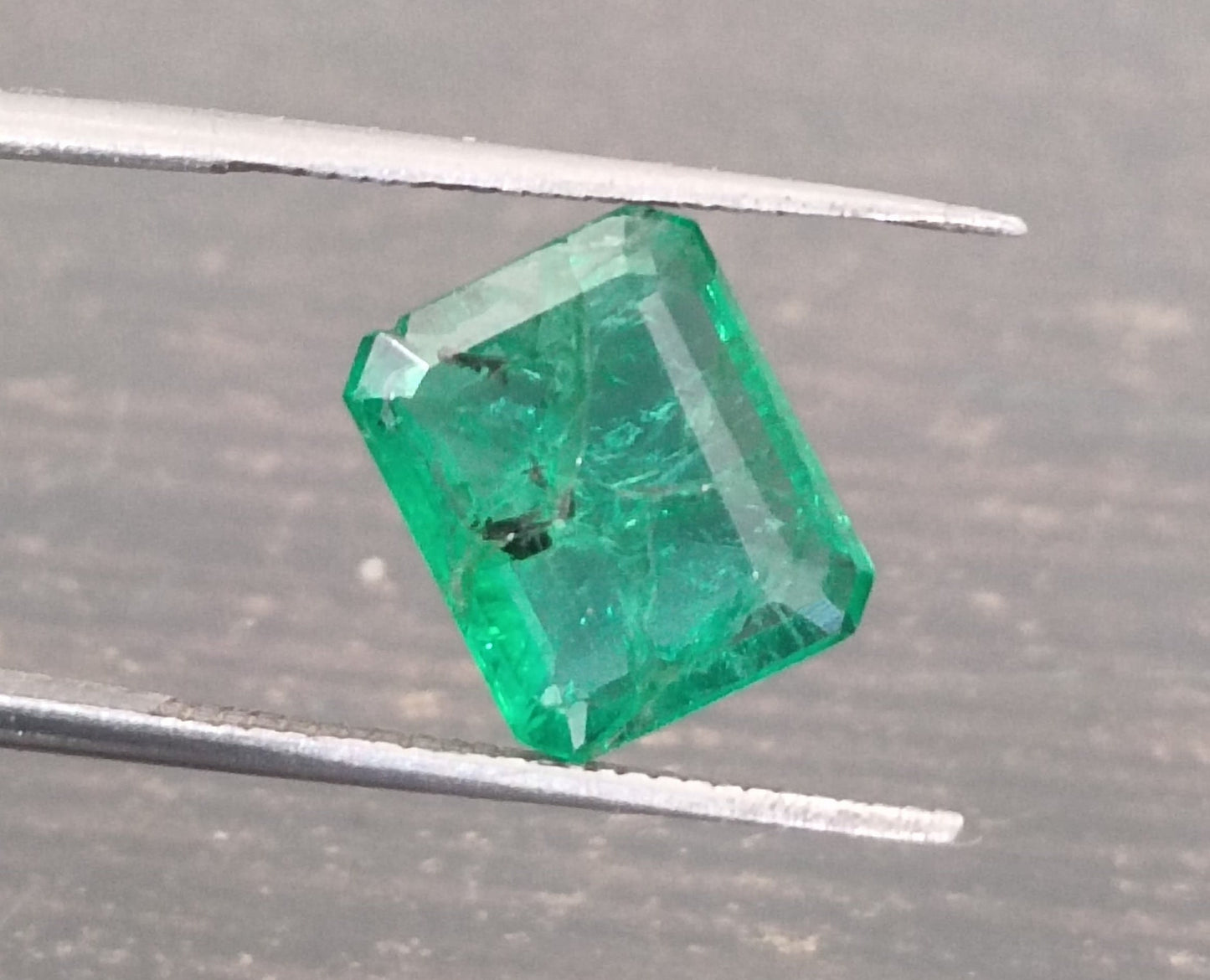 2.35ct Vivid Green Emerald, 100% Natural Gemstone